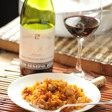Servir acompañado de una copa de vino tinto Viña Real Reserva.