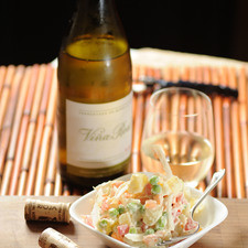 Servir acompañado de vino blanco Viña Real Viura.