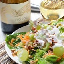 Servir acompañado de un vino Blanco Natal Quinta Monasterio.