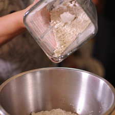 Agregar la avena molida.