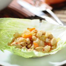 Servir sobre cada hoja de lechuga. S 8406 1475620424