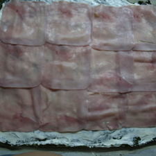 y en seguida colocamos las rebanadas de jamón.