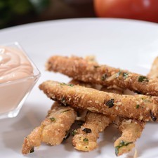 Servir acompañados del aderezo, una mezclar de mayonesa con la catsup.