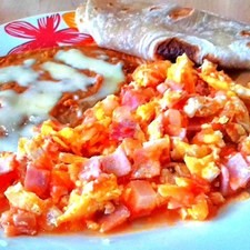 Sugerencia: sirve con unas tortillas de harina y unos frijoles refritos con queso.